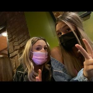 Meet your Posher, Ella